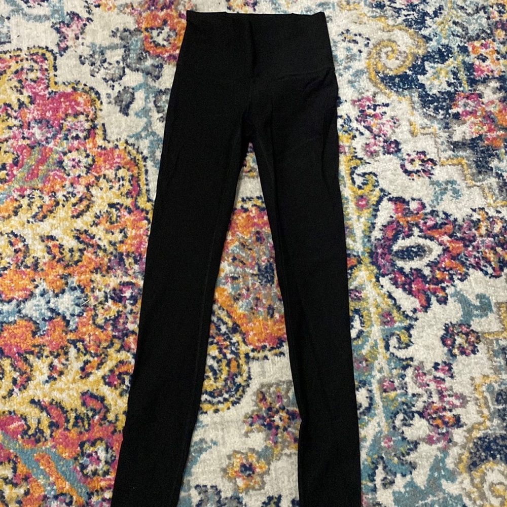 Lululemon leggings, worn once, small pocket on back